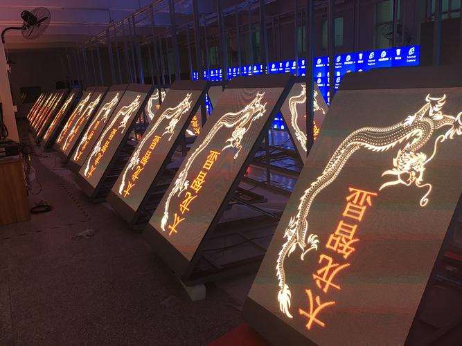 2019年新款LED燈桿屏與LED廣告機整體解決方案 開啟智慧城市廣告新紀元